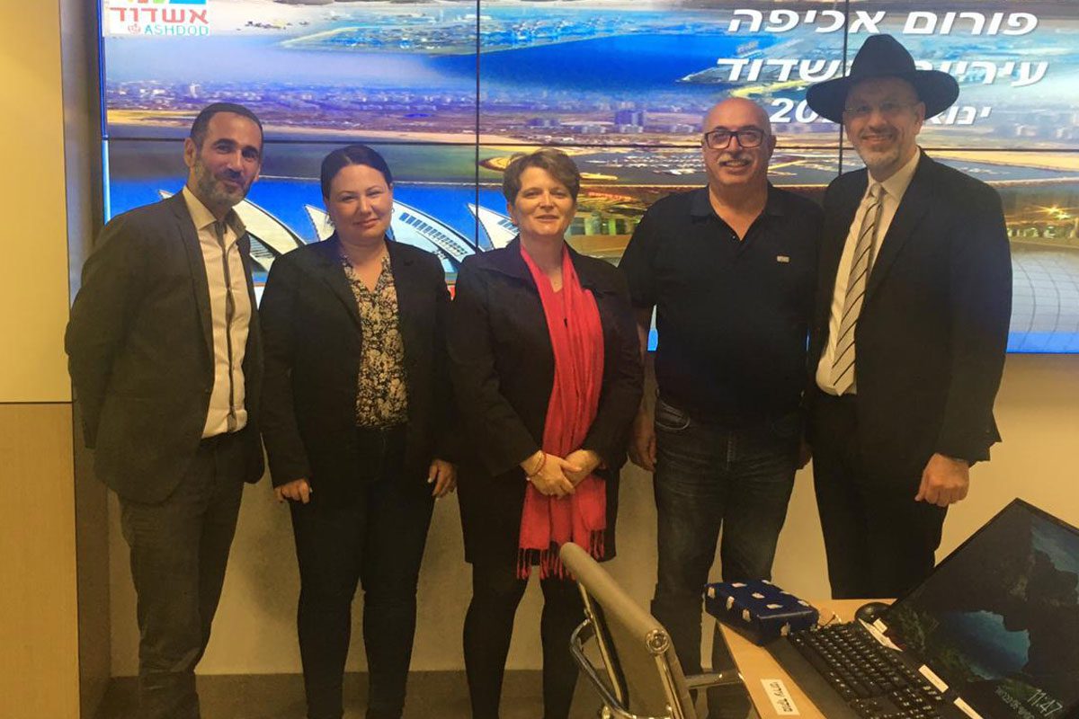 הקונסולית הצרפתית ביקרה במרכז ההפעלה העירוני