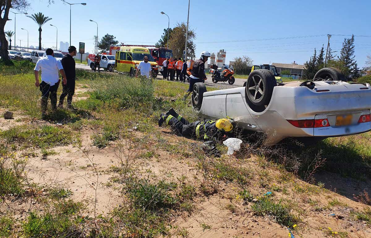 2 פצועים בהתהפכות רכב