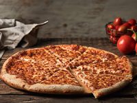 כולם מגיעים לערב פיצה משפחתית