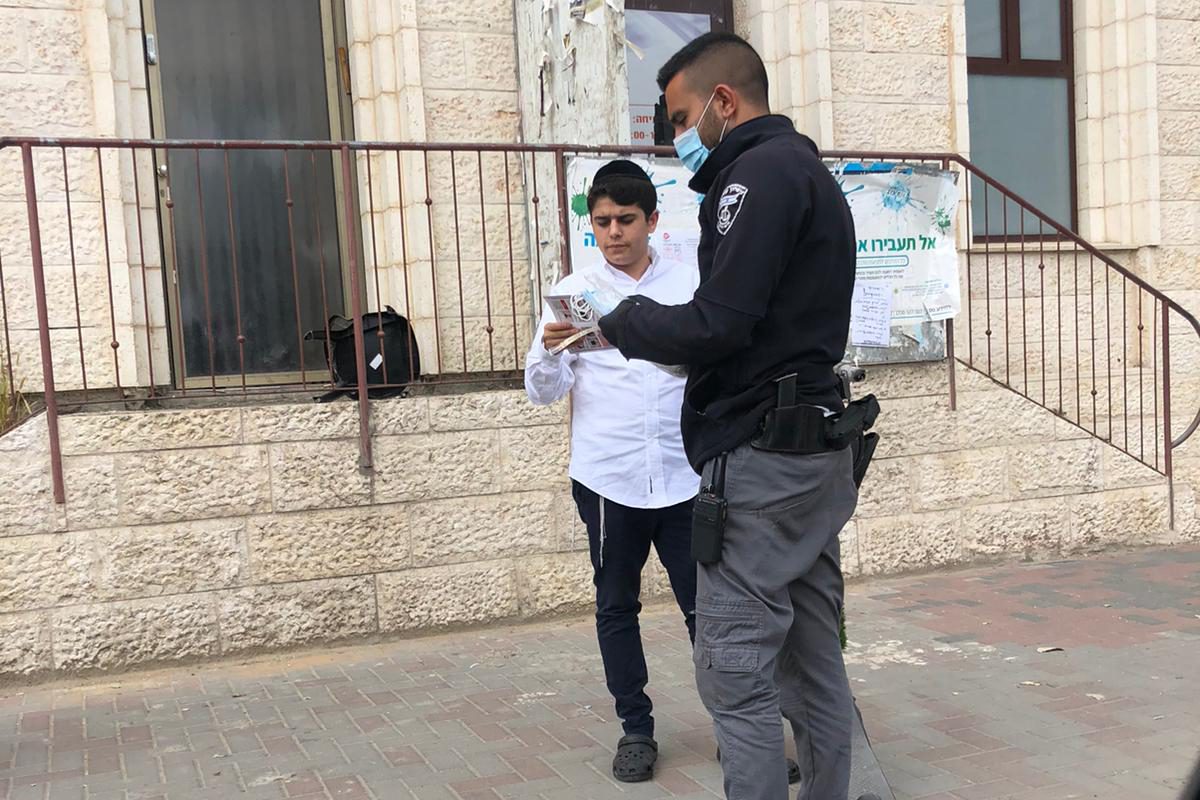 כל אשדוד עם מסכה