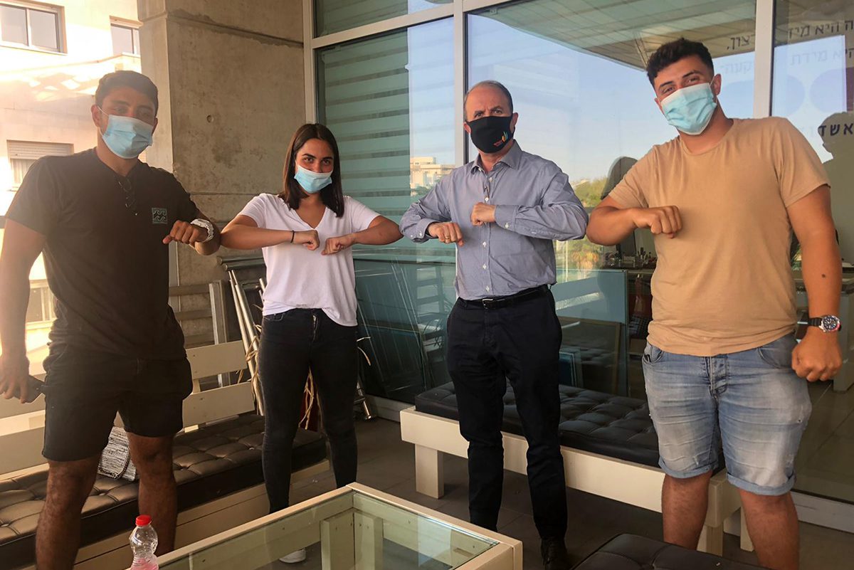 ד״ר יחיאל לסרי תומך בקיום מסיבות סיום תחת תנאי התו הסגול