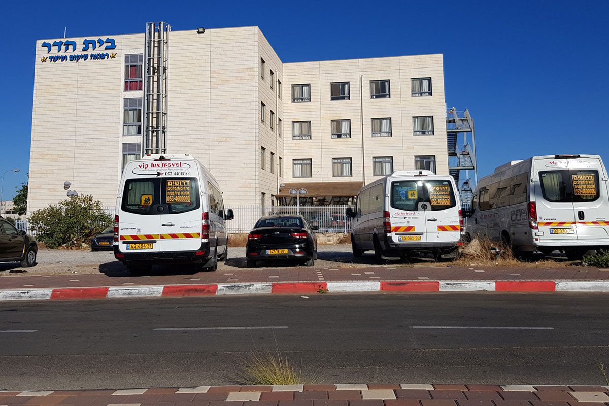 פרסום ראשון: אחות בבית הדר נמצאה חיובית לקורונה. המחלקה נסגרה