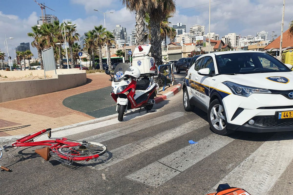 רוכבת אופניים כבת 19 נפגעה במצב קל