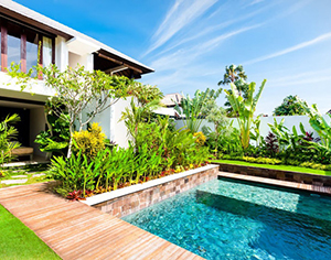 איך מעצבים את הגינה כך שתשתלב עם הבית