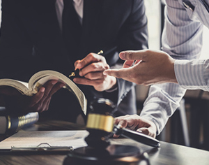 השירות שניתן על ידי עורך דין מסחרי