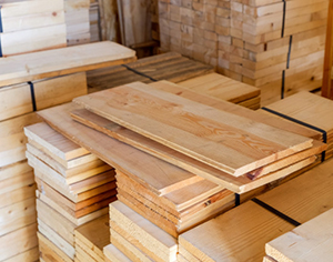 מחסן עצים במרכז לכל מטרה