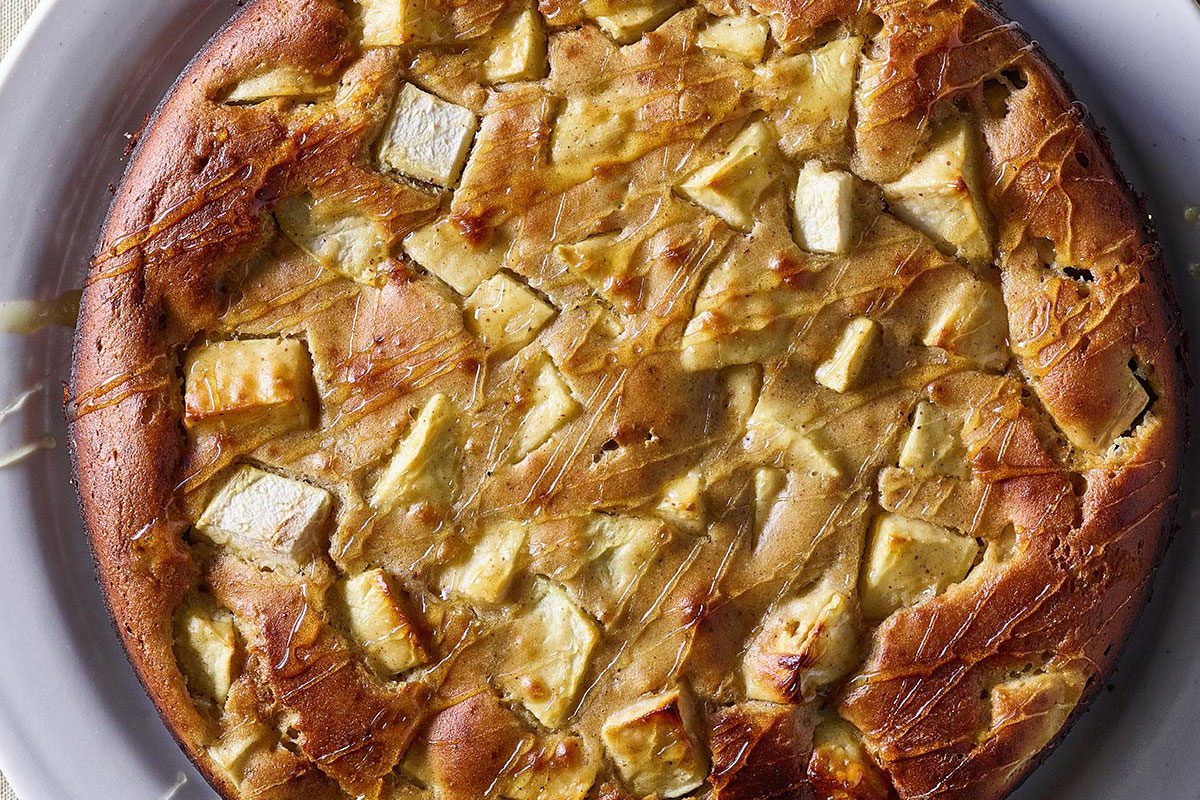 עוגת תפוח בדבש - אפשר להכין עם הילדים!