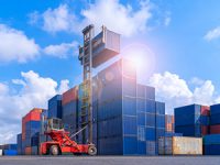 מדוע כדאי להשתמש בשירותי פריקת מכולות?