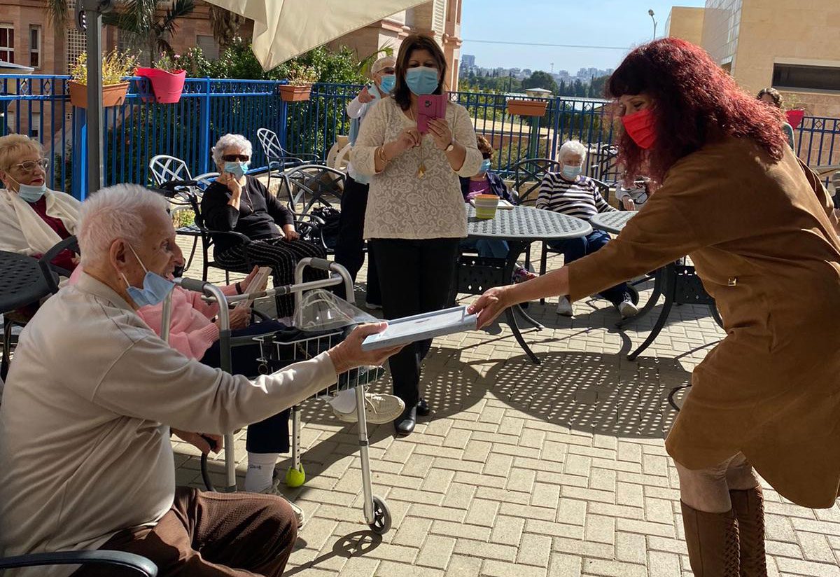 עושים טוב בחנוכה