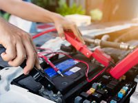 נתקעתם עם רכב תקוע? יש לזה פתרון - מצברים עד הבית