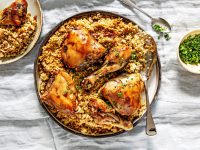 כרעי עוף על מצע בורגול