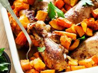 כרעי עוף וירקות כתומים בקינמון