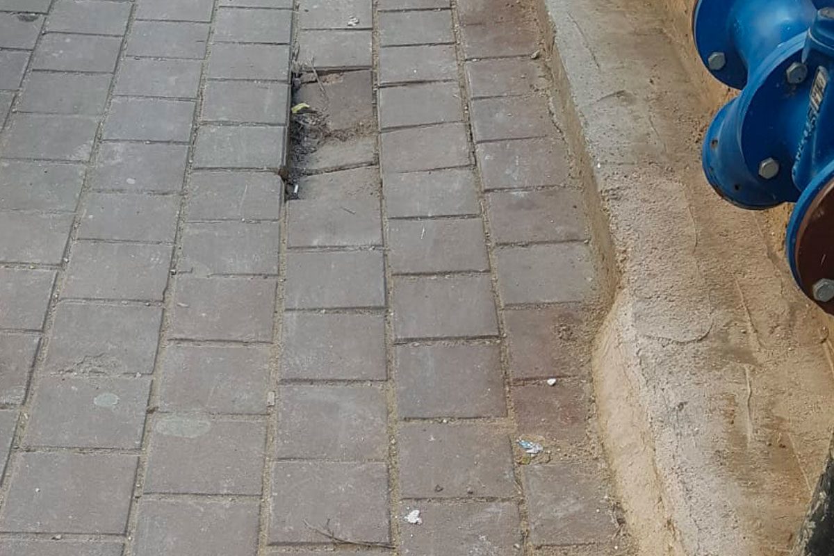 בת 14 שנפלה במדרכה ושברה הקרסול תובעת מאות אלפי שקלים מהעיריה