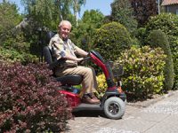 איך תשמרו על בטיחותכם בנסיעה על קלנועית