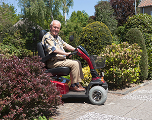 איך תשמרו על בטיחותכם בנסיעה על קלנועית