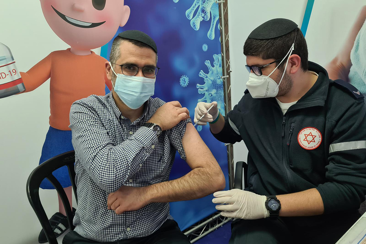 ראש הישיבה מתחסן - התלמיד מחסן