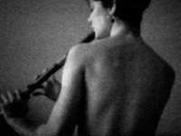 שיח אמן עם אריק מירנדה בתערוכה 'רפאים' במוזיאון אשדוד לאמנות