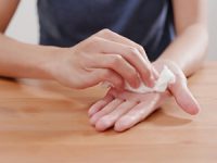 כיצד באה לידי ביטוי הזעת יתר בידיים?