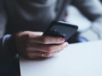 התמכרות לטלפון – המכה של המאה ה-21