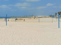 8 מגרשי כדורשת מתכווננים הותקנו בחוף הספורט