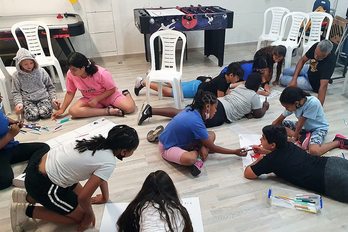 "רק רשת אלופי השכונה"  