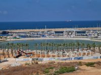 האגם התכול שהופך לשלולית