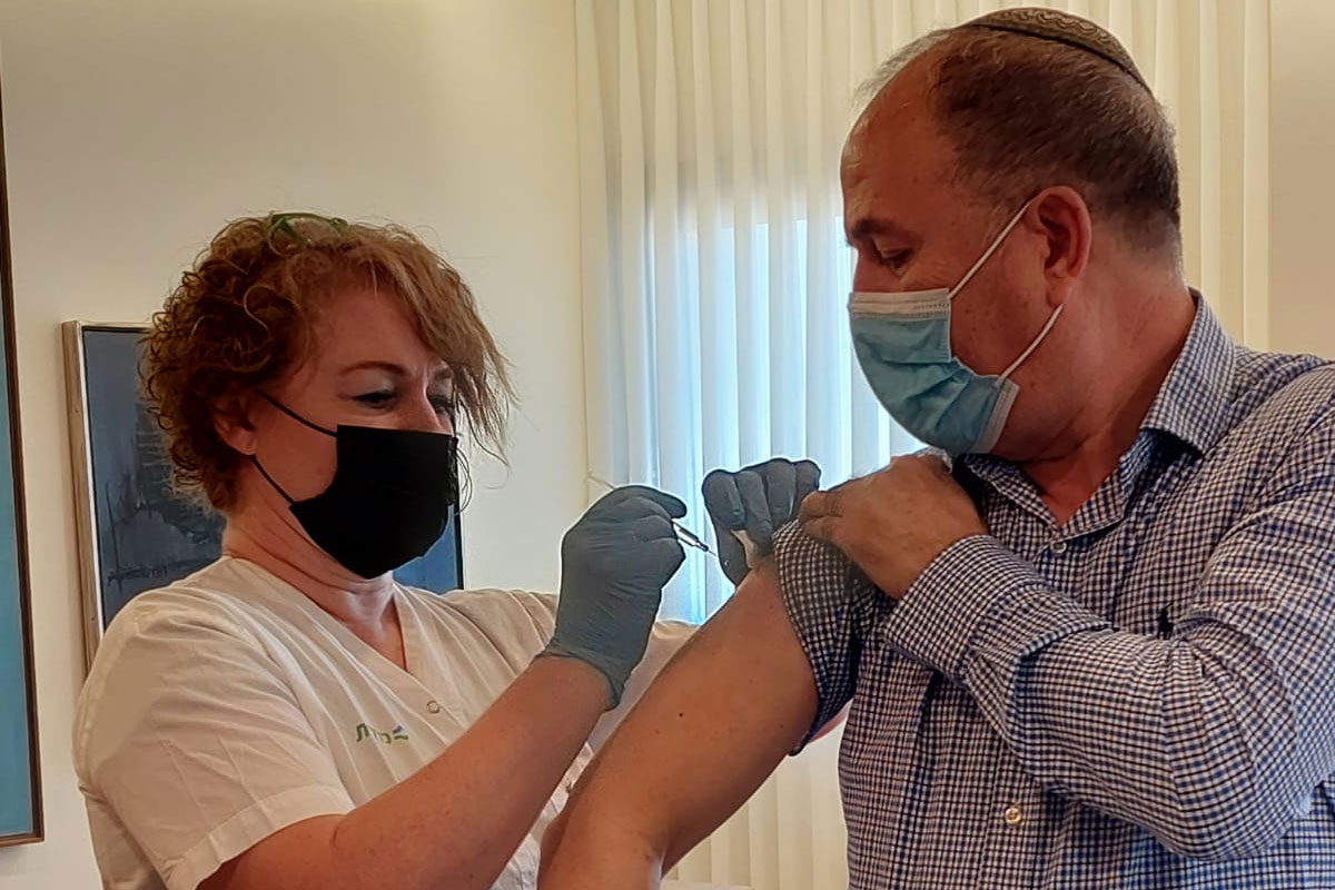 החלה עונת חיסוני השפעת: ד"ר לסרי: ״לכו להתחסן״