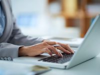 כמה עולה לבנות אתר ומה משפיע על המחיר?