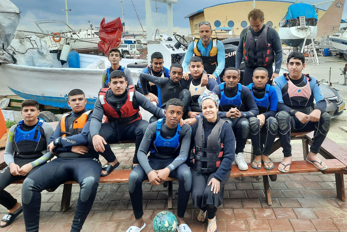 לומדים על שפת הים