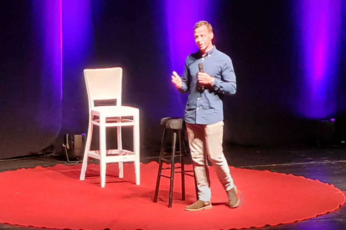 לא נעים לי מעמית סגל