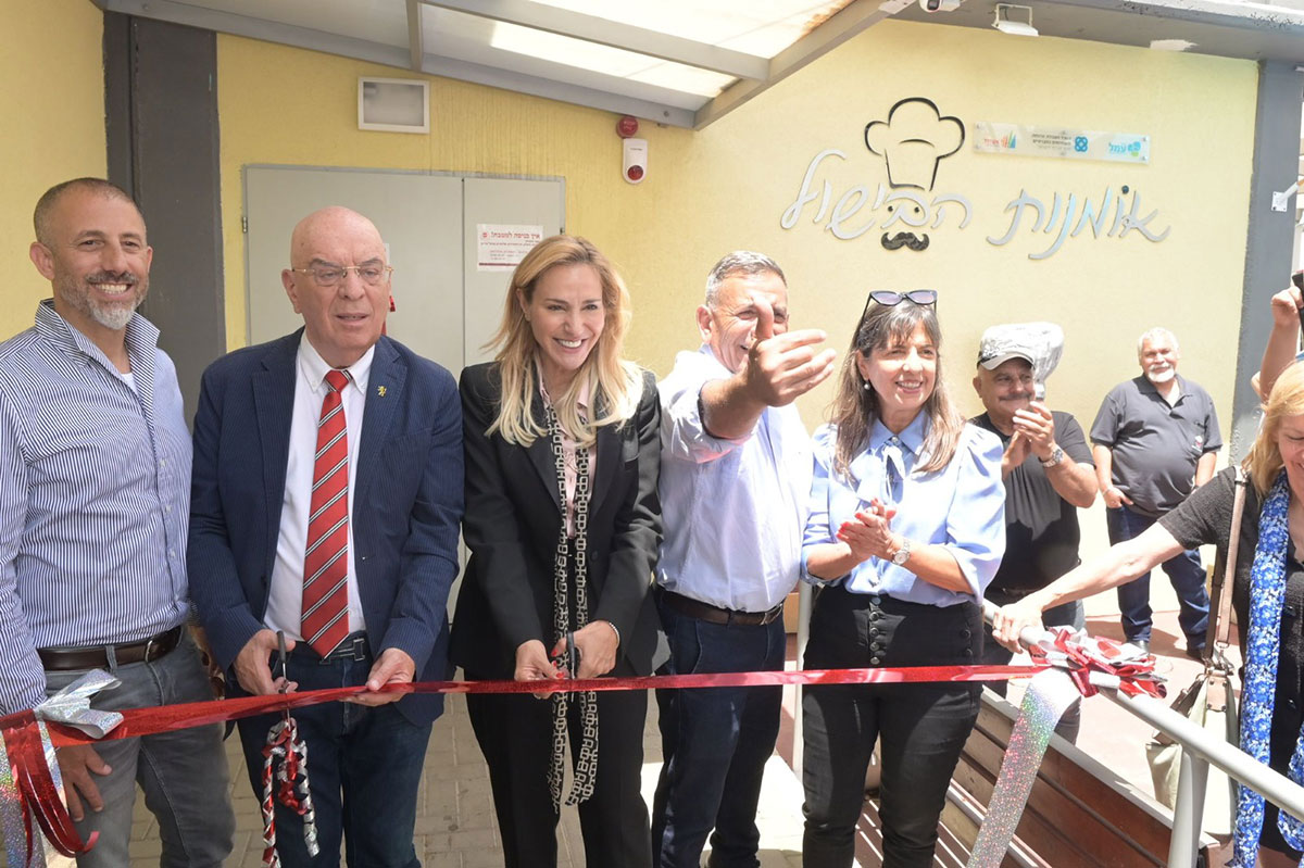 עושים היסטוריה