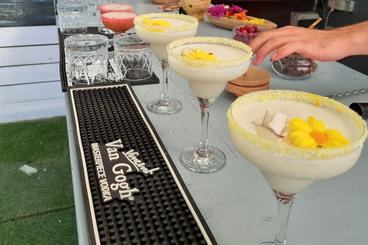 החתונה הגיעה ועדיין לא בדקתם מה שותים? כל מה שצריך לדעת לפני שבוחרים שירותי בר לחתונה