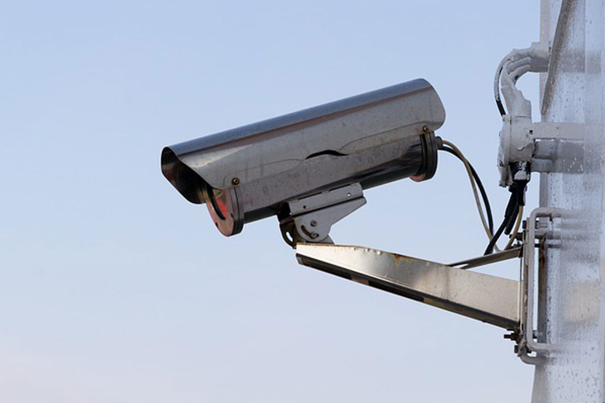 לפני נוסעים לים נכנסים למצלמות החוף