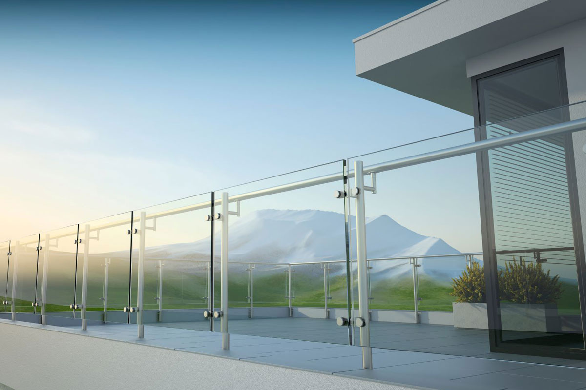 בטוח ונכון | מעקה זכוכית למרפסת