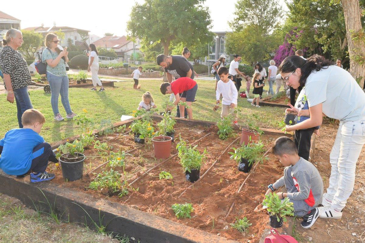 גינת פרפרים ראשונה באשדוד