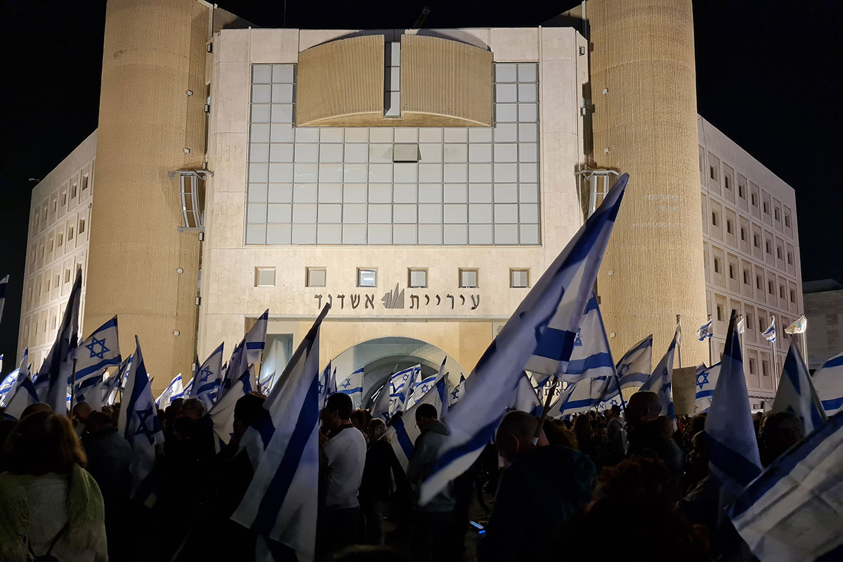 המחאה מתעצמת – ליברמן, מאיר כהן ומאיר שטרית נאמו
