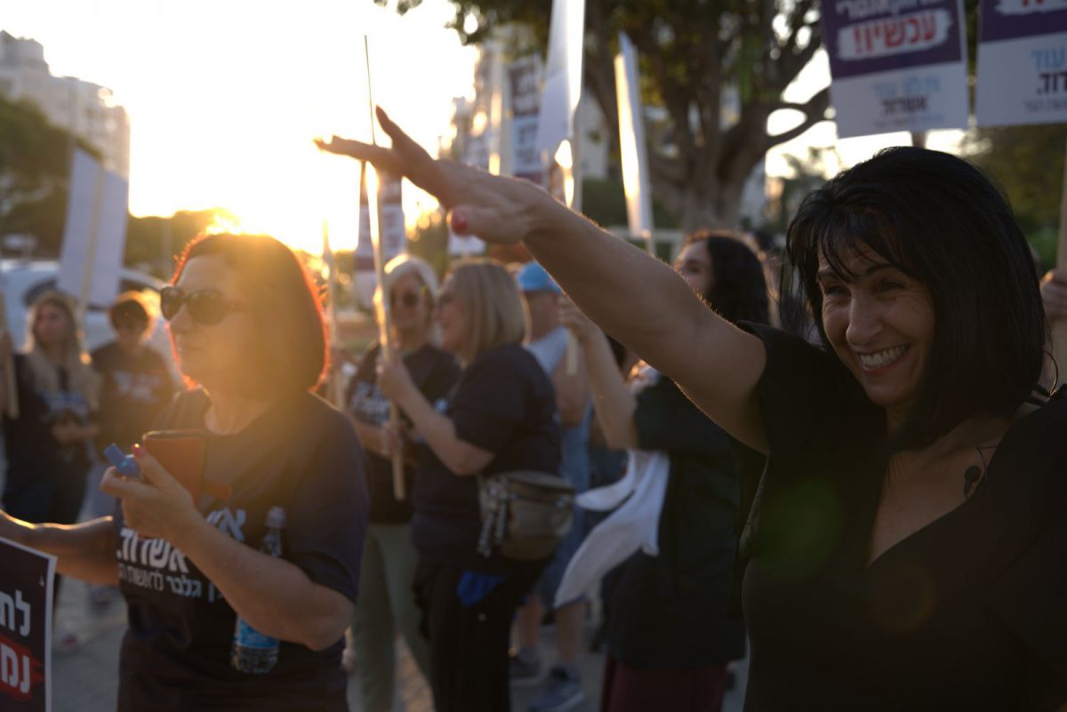 גלבר בהפגנה- "גם את הקיץ הזה יעבירו תושבי אשדוד בלי קאנטרי!"