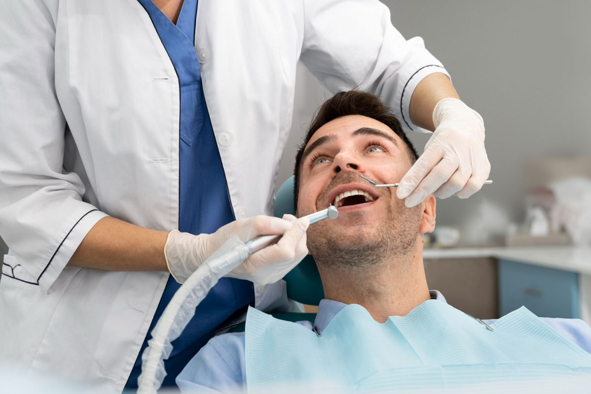 מה צריך לדעת לפני שבוחרים רופא שיניים?