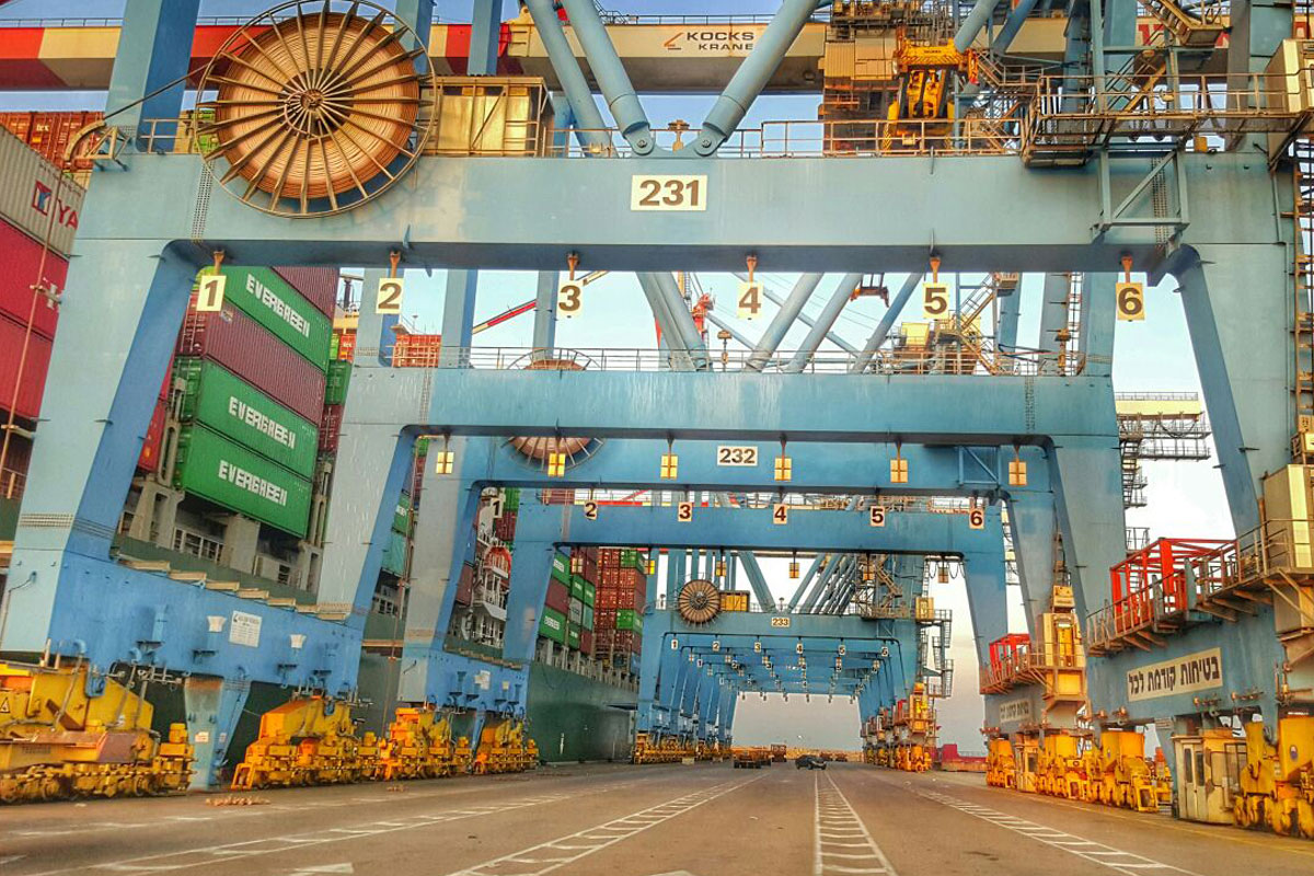 ההנהלה הבכירה של חברת נשר הגיעה לביקור בנמל אשדוד