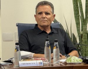 תוקם ועדת היגוי בנושא המרכזים המסחריים