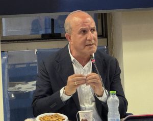 לסרי הימר על "שוויץ". ב-1 באוקטובר מתחיל המבחן