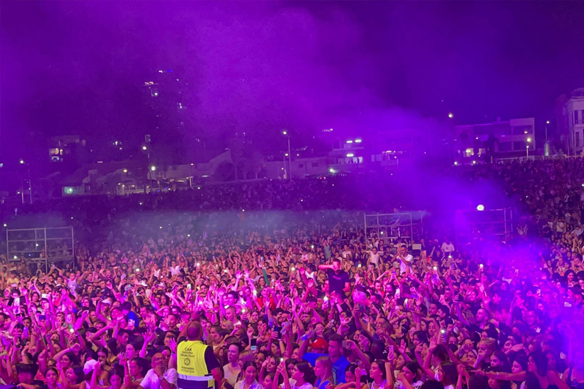 “חלון לים התיכון” חוזר בענק, עם הופעות חיות, אלפי מבקרים… וגם חסימות כבישים