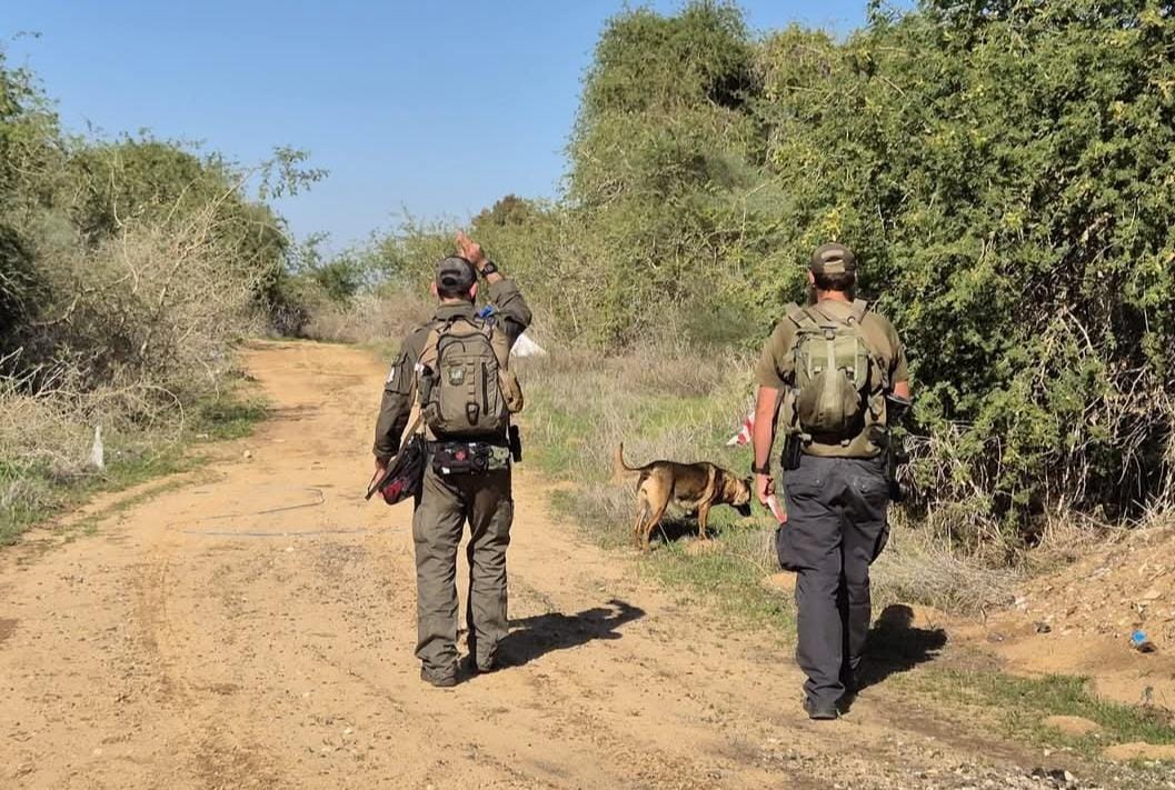 יחידת הכלבנים לא עוצרת: מאחורי הקלעים של מבצע החיפושים אחרי לורה מרמלשטיין