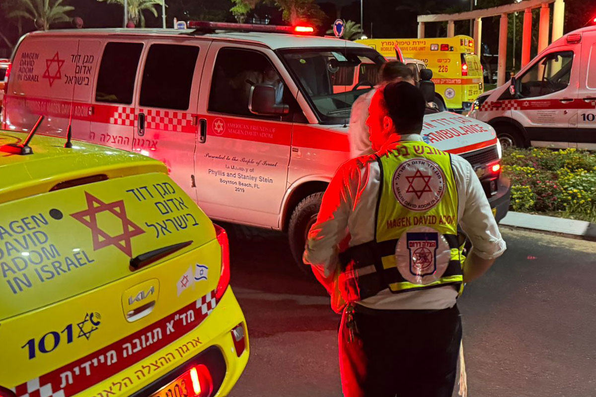 אב ובנו, הולכי רגל נפצעו קשה ובינוני בתאונת דרכים