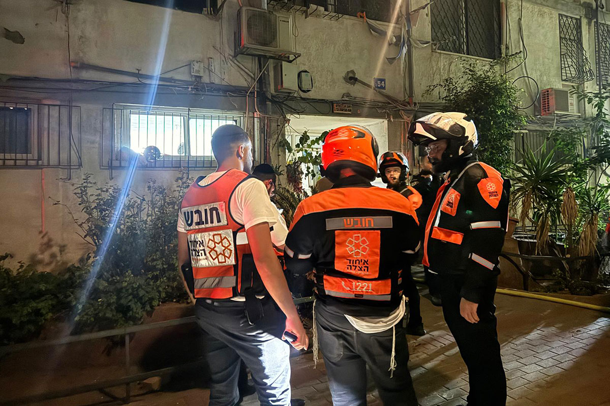 בת 75 במצב קשה באירוע שריפה בבית מגורים