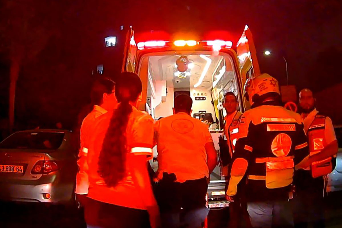 טרגדיה ברובע י"א באשדוד: גבר נמצא ללא רוח חיים לאחר נפילה מגובה