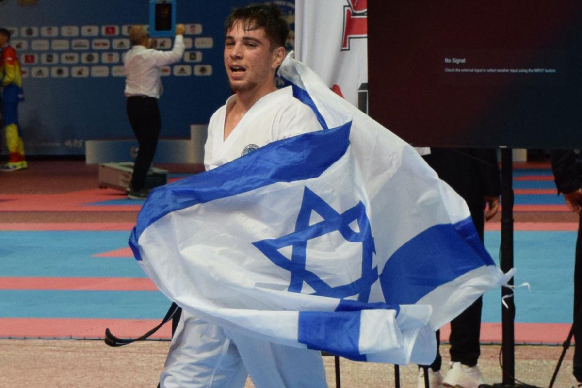 יובל רומליס, מאשדוד זכה במדליית הזהב בקטגוריית הנוער עד 55 ק"ג.