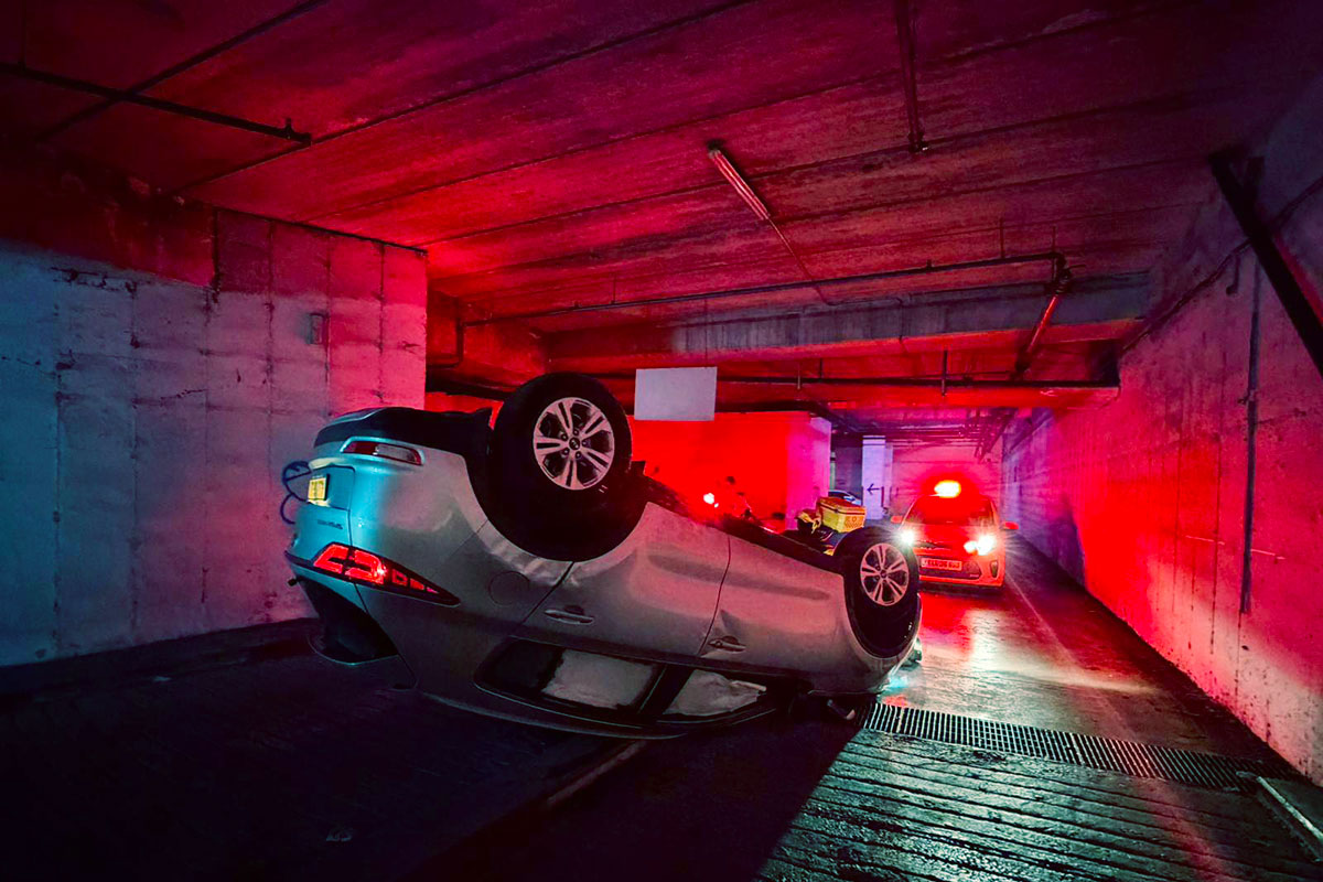 פצוע בינוני בהתהפכות רכב בחניון תת קרקעי