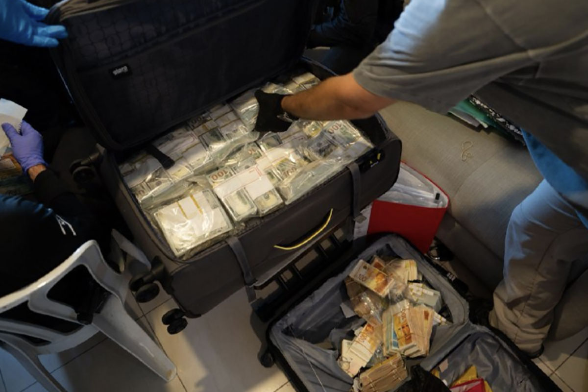 מעבדת ענק לייצור סמים נחשפה באשדוד: מזוודות עם מיליוני דולרים – 9 נעצרו