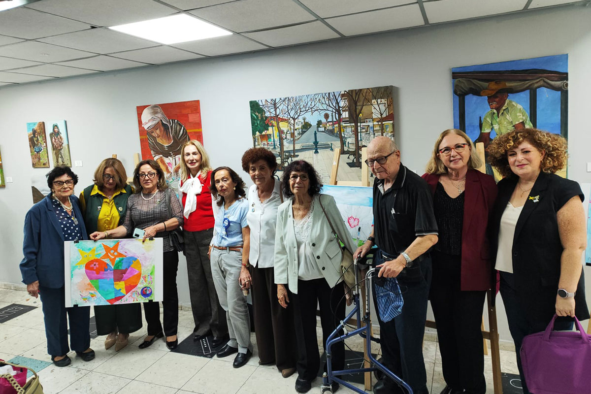 טקס פוסטר השלום: קארין רוטרובסקי מבי"ס אמירים זכתה במקום הראשון